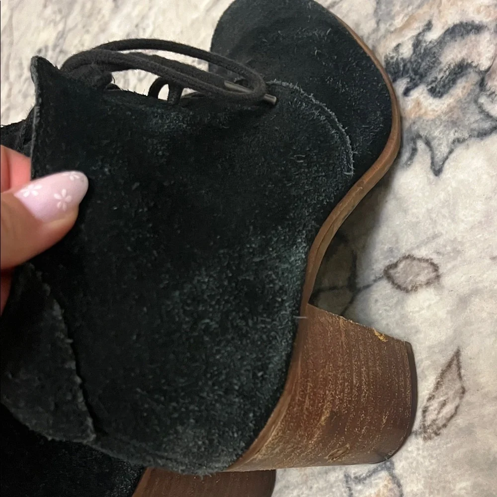 Toms Black Lace Up Women's Boots - Picture 5 of 8